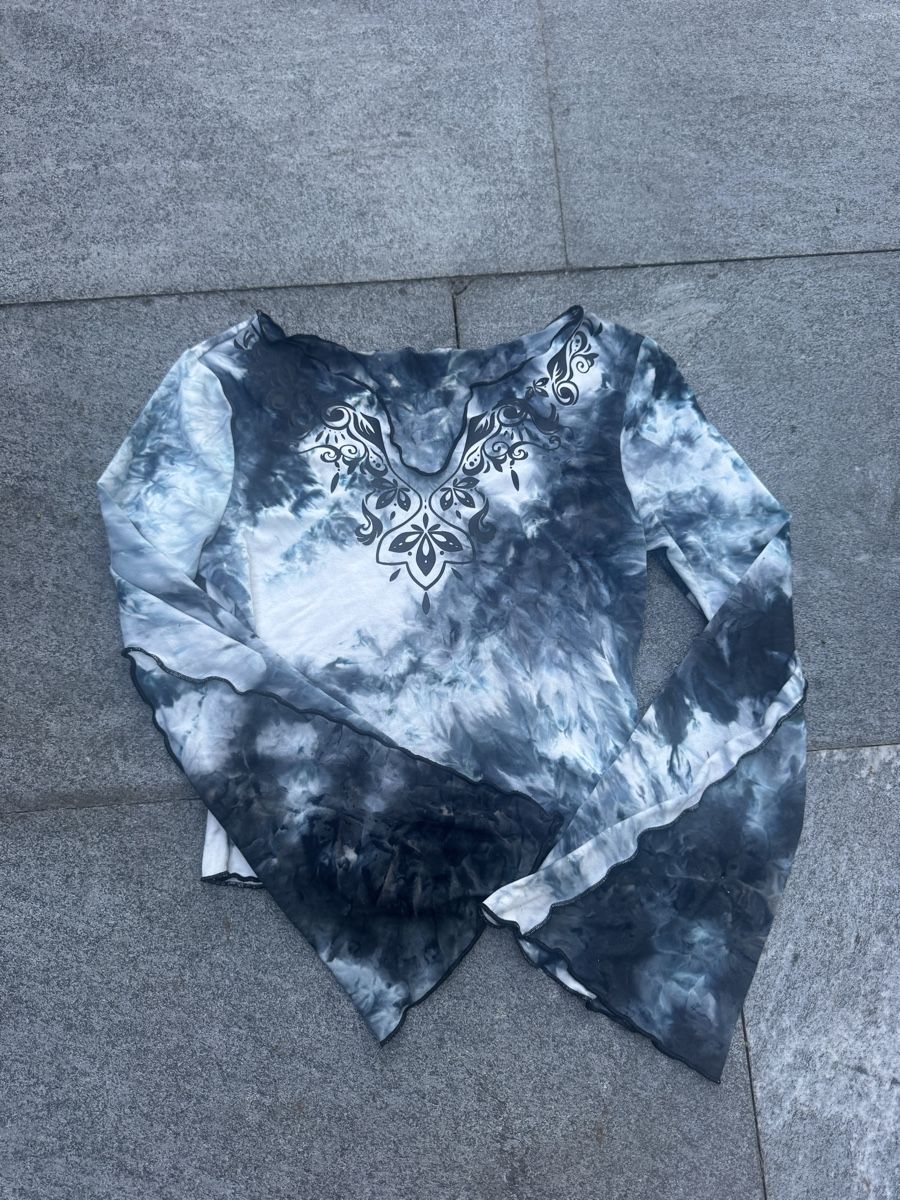 T-Shirts: Lässiger Print-Pullover mit Glockenärmeln Size S/M – Gebraucht aus Muri b. Bern von ann_g287 1