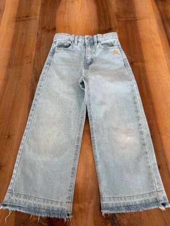 Jeans von Vertbaudet, Grösse 110 - mit Loch