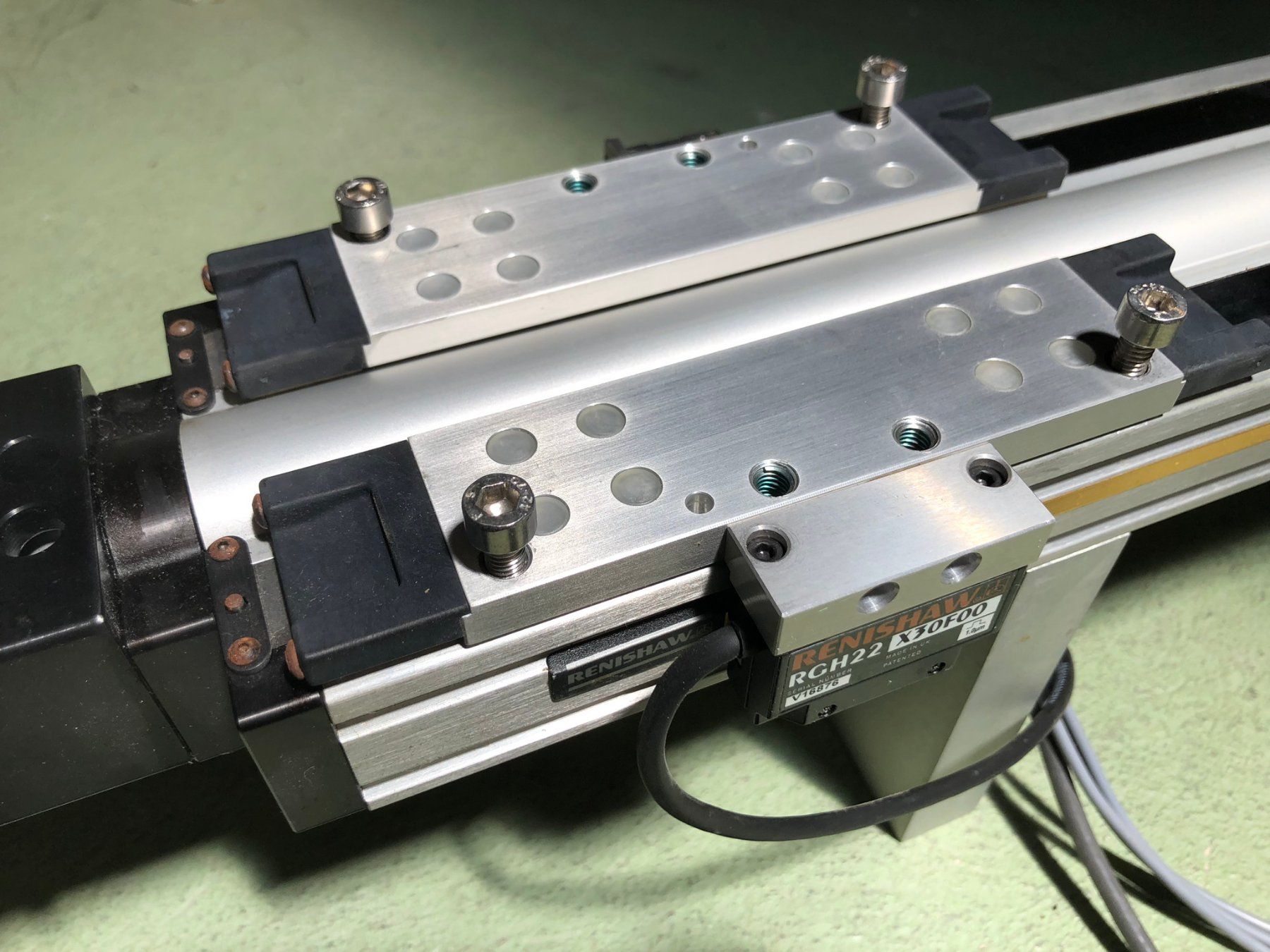 Motoren: Linearantrieb mit Schrittmotor 46,5cm – Gebraucht aus Hinterkappelen von atomschnee 1