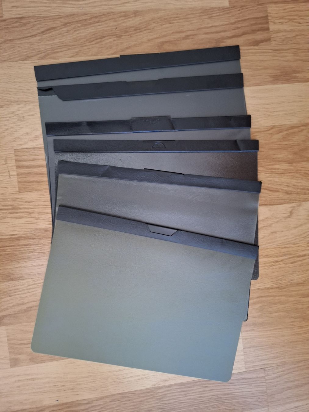 Raccoglitori: Bewerbungs-/notizmappe schwarz 6 Stk  – Usato da Stettlen venduto da CySpocy
