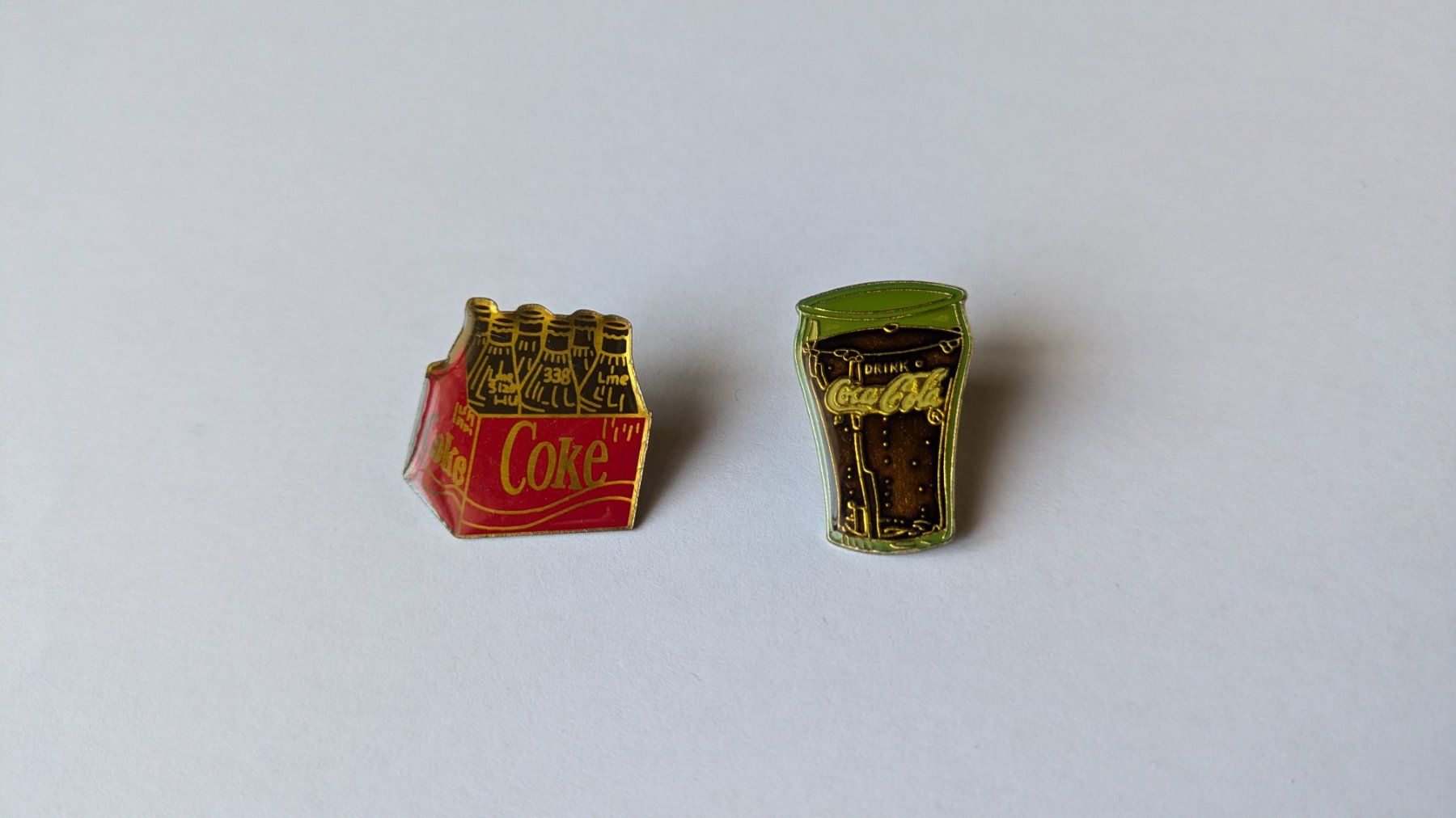 Coca-Cola Placchette & Badge: Pin's Coca Cola – Usato da Estévenens venduto da Rockingirl