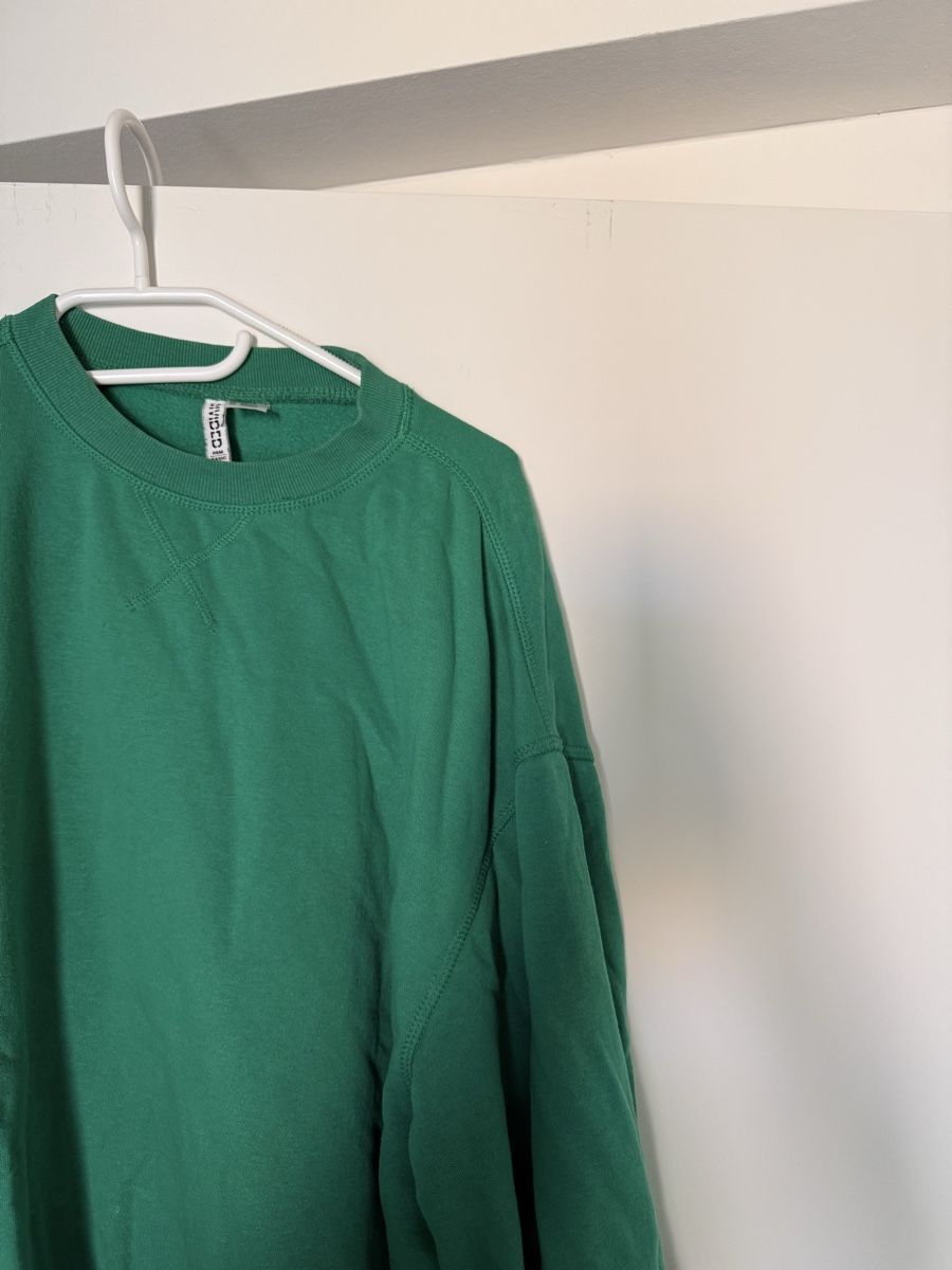H&M Pullover & Sweatshirts: Pull vert oversize  – Gebraucht aus Monthey von sen_6ckr 2