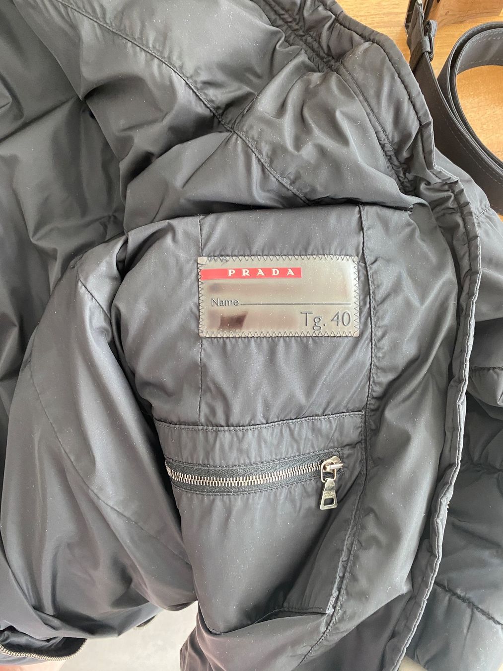 Prada Mäntel: Prada Daunenmantel, Parka schwarz , Damen – Defekt aus Schönenberg ZH von nielfa 3