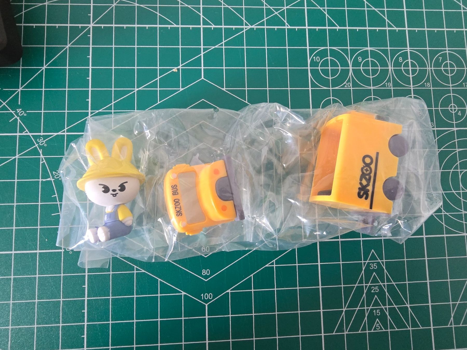 Statuette: stray kids skzoo bus gatcha – Usato da Neuchâtel venduto da mag_q5kc
