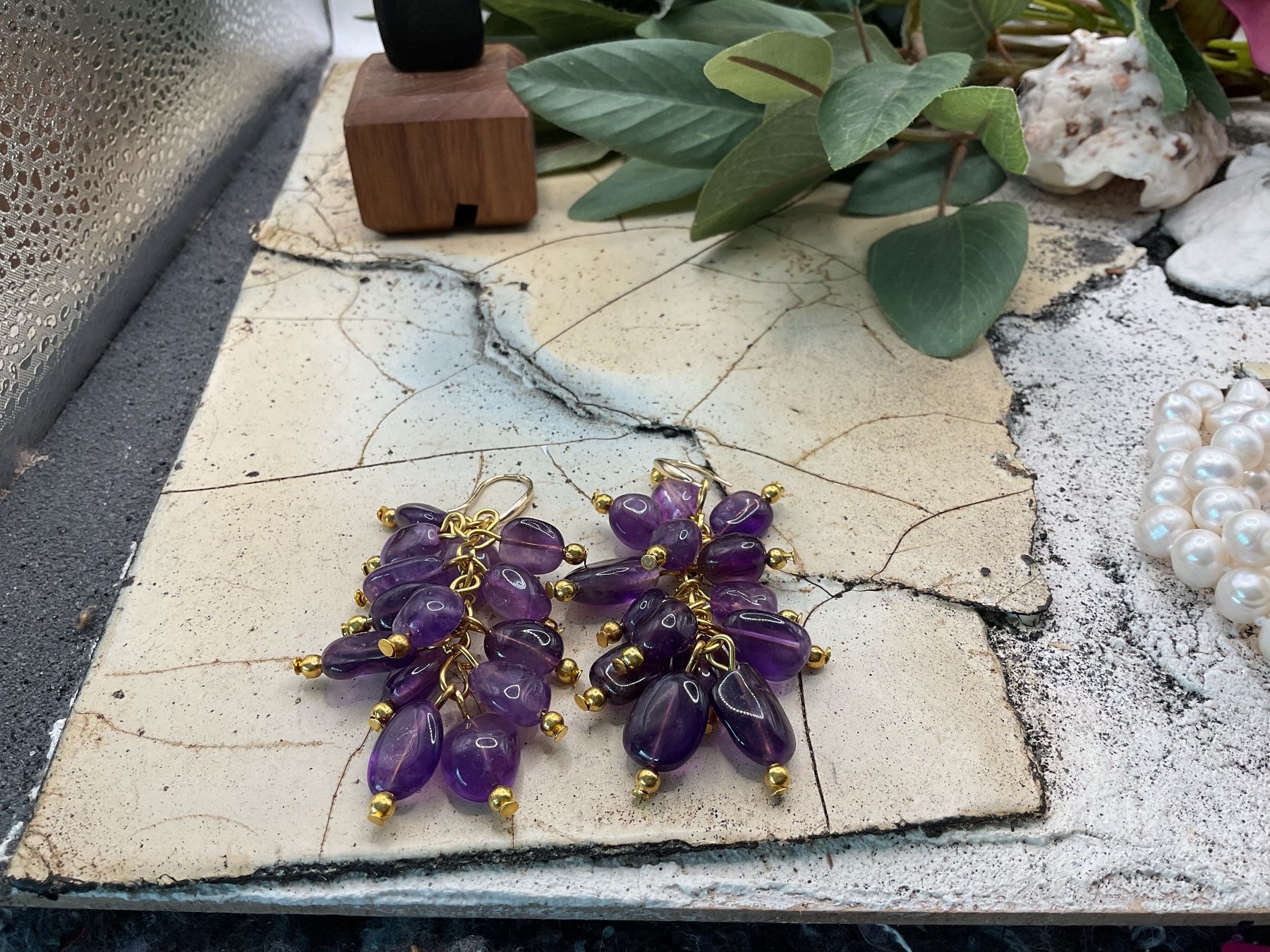 Orecchini pendenti & Orecchini a lobo: Ohrhänger lang mit Amethysten und Metallhaken – Nuovo (secondo la descrizione) da luzern venduto da Alpendorf1 1