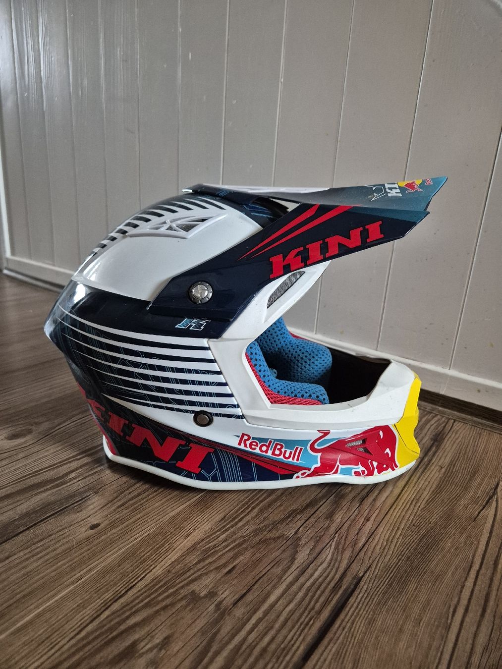 Red Bull Caschi & visiere: Helm – Usato da Buchs LU venduto da 1yvez