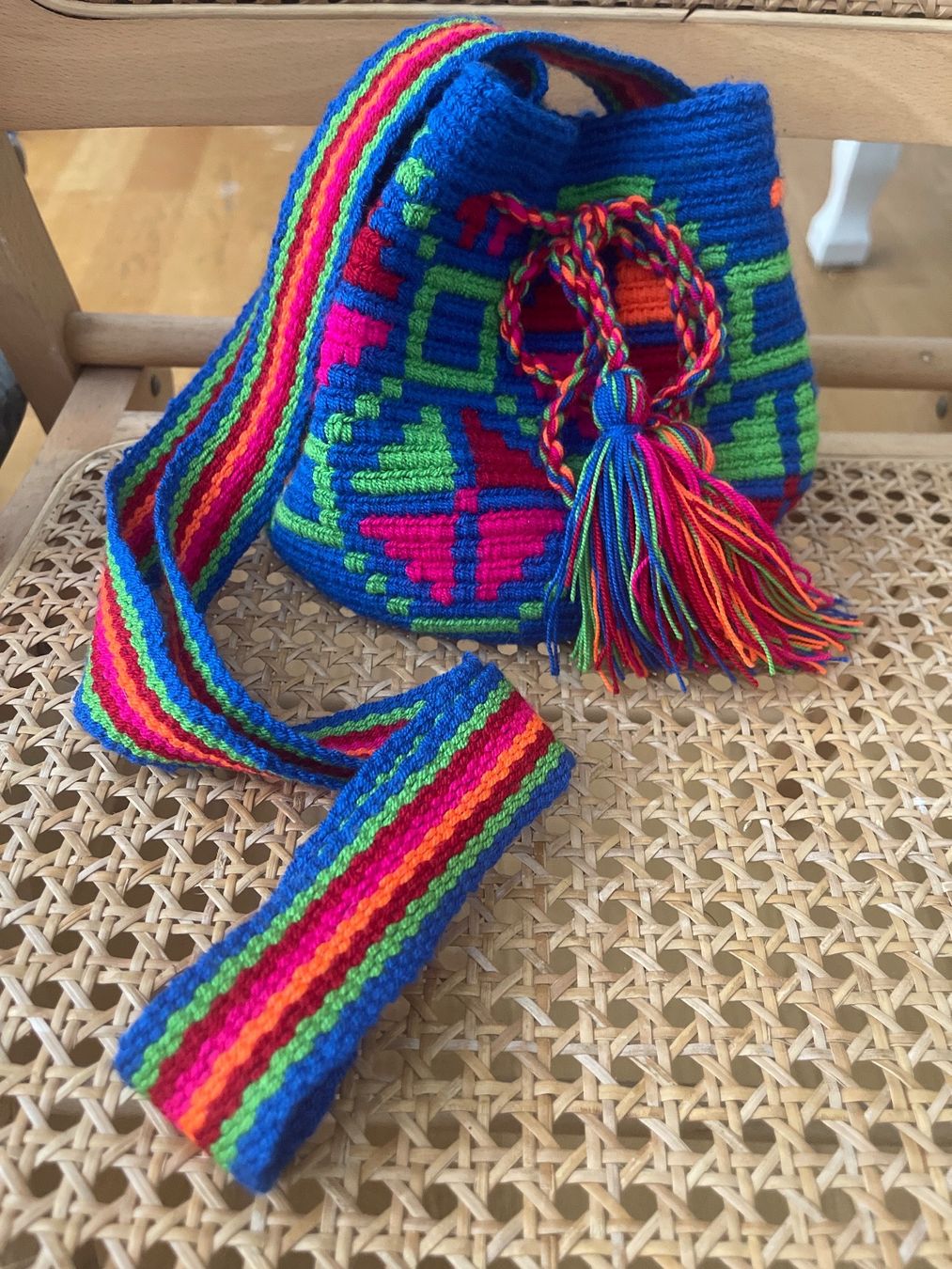 Borse da donna: Tasche multicolore gehäckelt gewoben – Usato da Nussbaumen AG venduto da HelenaDavid1910 2