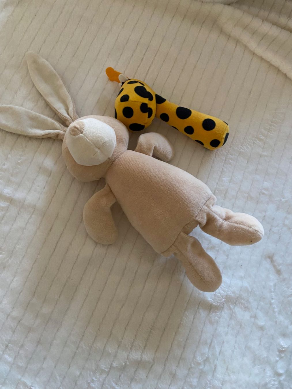 Jouets: Plüschhäsli & Plüschgiraffe – Neuf (Voir description) à Allenwinden par Obalu