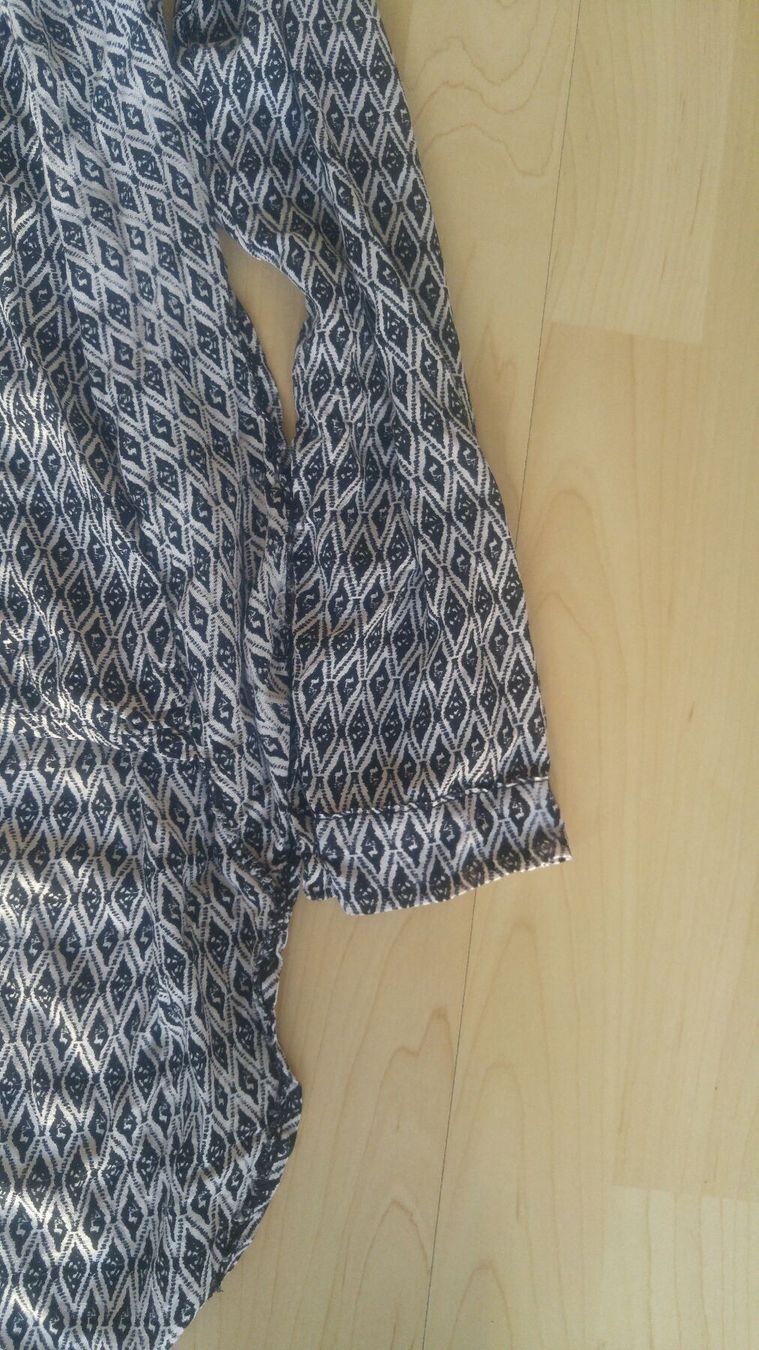 Camicette: Schwarz-weisse Bluse, 100% Viscose – Usato da Suhr venduto da andreas_2008 5