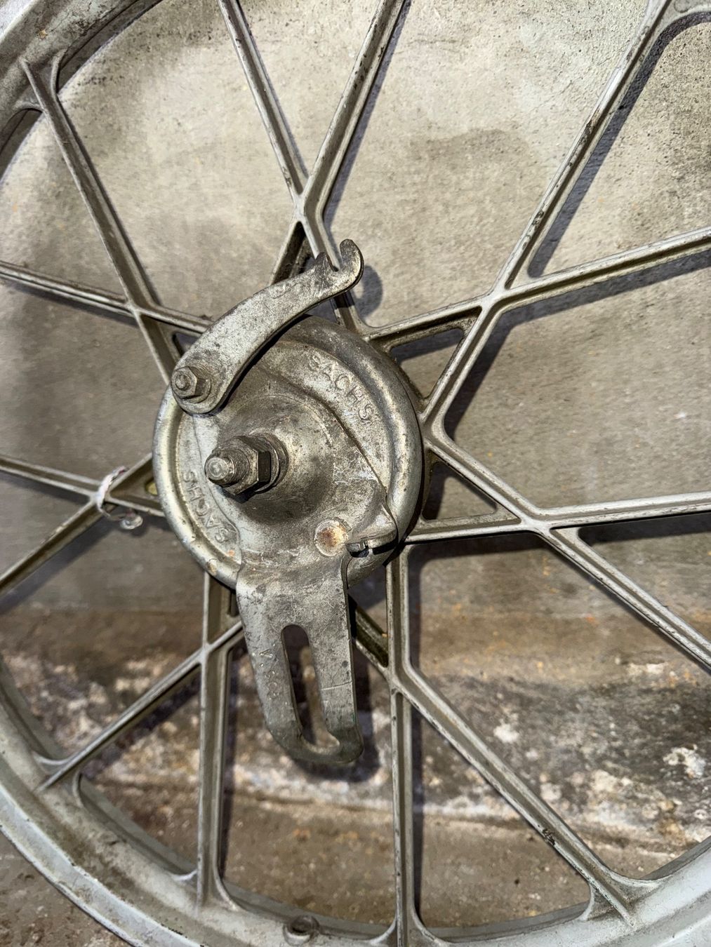 Puch Parti ricambio per ciclomotori: Puch/Sachs 17 Zoll Snowflake Vorderrad – Difettoso da Fahrni b. Thun venduto da berger_tuning34 5