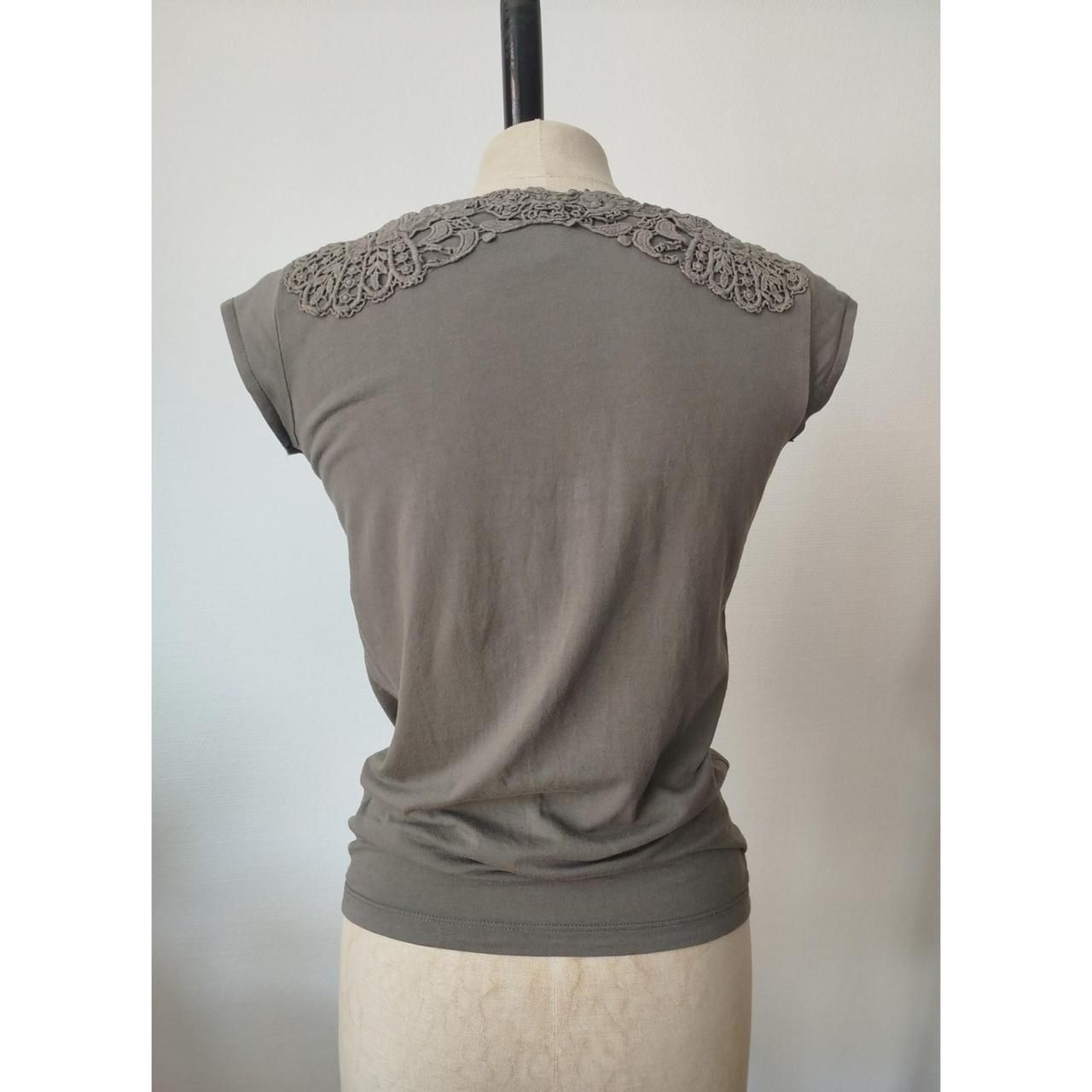 Nafnaf T-shirts: Boho-Shirt mit aufgearbeiteter Spitze – D'occasion à St. Gallen par jbu_ns6v 2