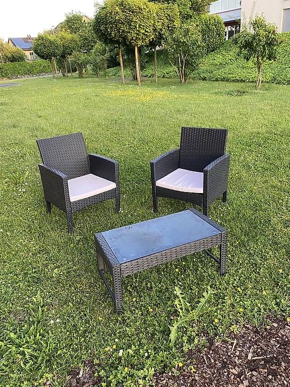 Chaises: Rattanstühle mit Tisch  – D'occasion à Kreuzlingen par Die_Nat