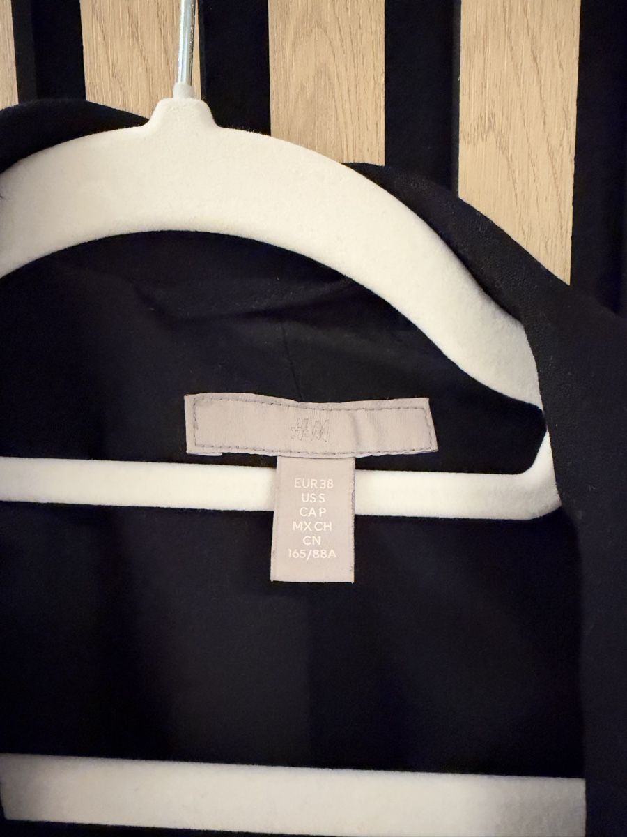 H&M Jacken: H&M Blazer  – Gebraucht aus Illnau von iva_ck2d 1