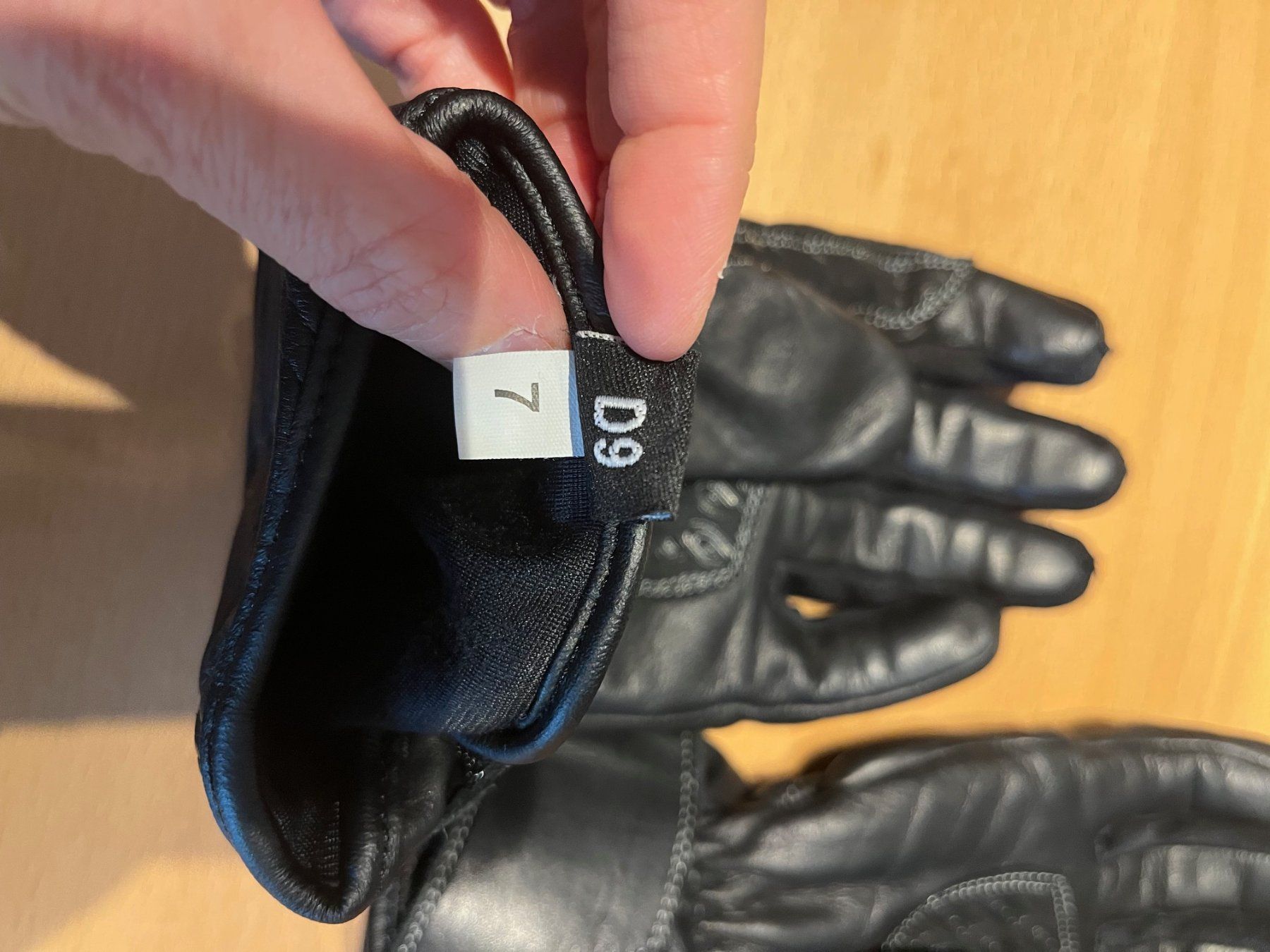 Guanti & manicotti: Damen Motorrad Handschuhe – Usato da Buchs ZH venduto da salsasweetie 2