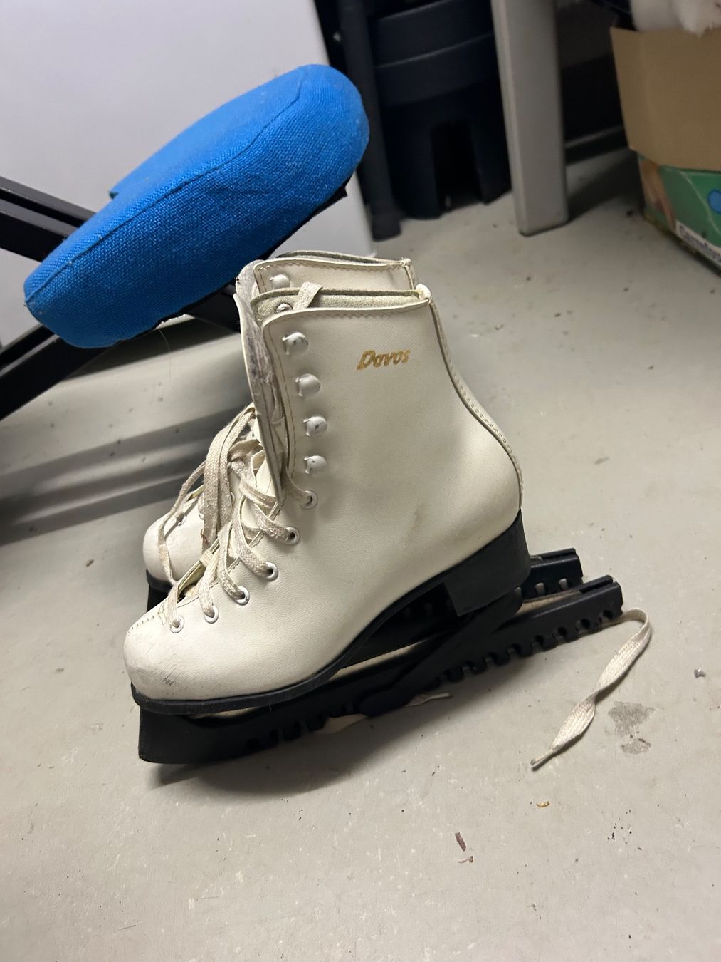 Pattini da ghiaccio: Eiskunstlaufschuhe Kinder gr. 34 – Usato da Wabern venduto da belka72