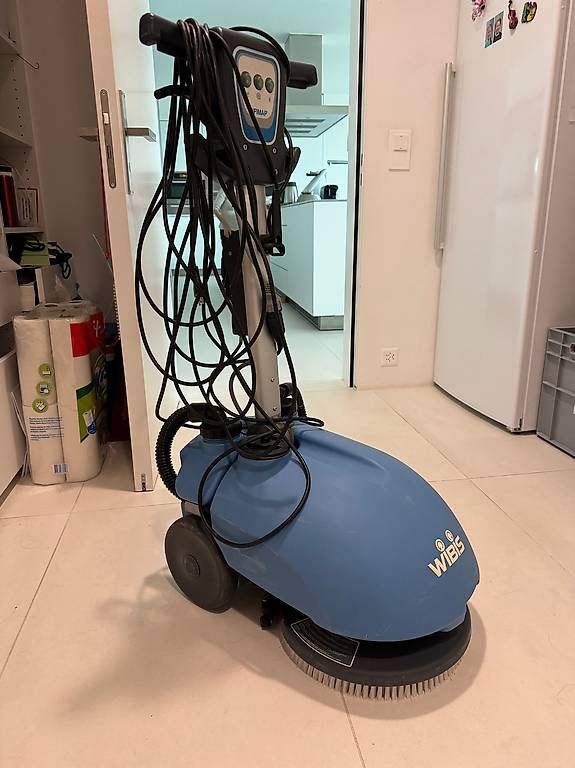 Tutte le macchine: Fimap Genie E Reinigungsmaschine – Usato da Oberwil-Lieli venduto da JuHa