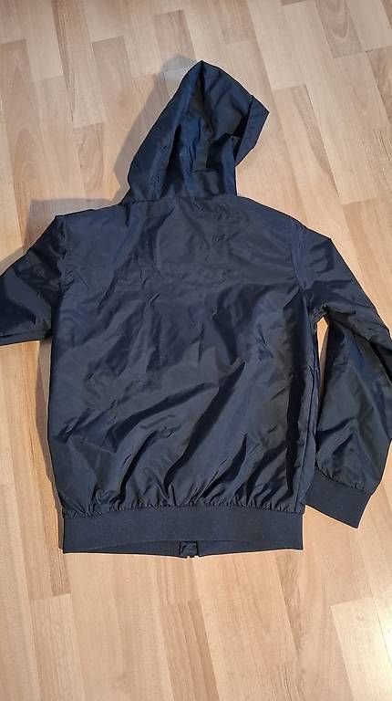 Vestes:  Coupe-vent Urban Classics – D'occasion à Fleurier par die_gg95 2