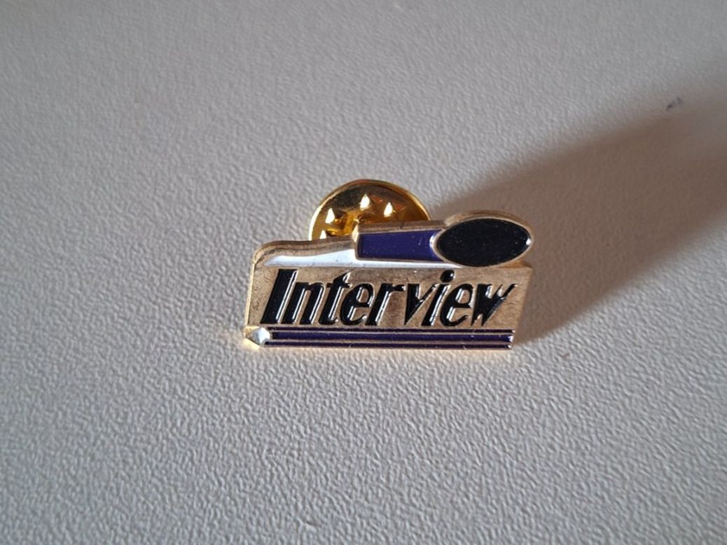 Plaketten & Abzeichen: Pin Interview – Gebraucht aus Erlinsbach von pfunky