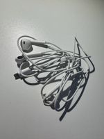 Apple Earphones with Lightning Connector White Used