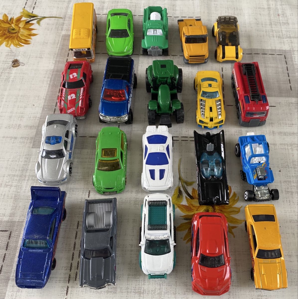 Hot Wheels Jouets: Konvolut Spielzeugautos gebraucht  – D'occasion à Allschwil par Deal_Tiger99