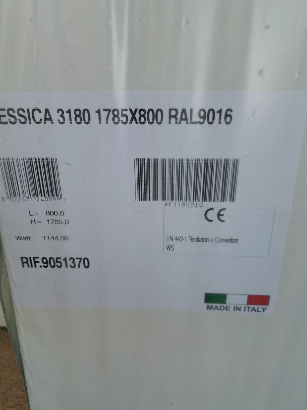 Radiatori: Handtuchradiator 1785x800 Ral 9016 – Nuovo e nell'imballaggio originale da Tegerfelden venduto da Spick67 2