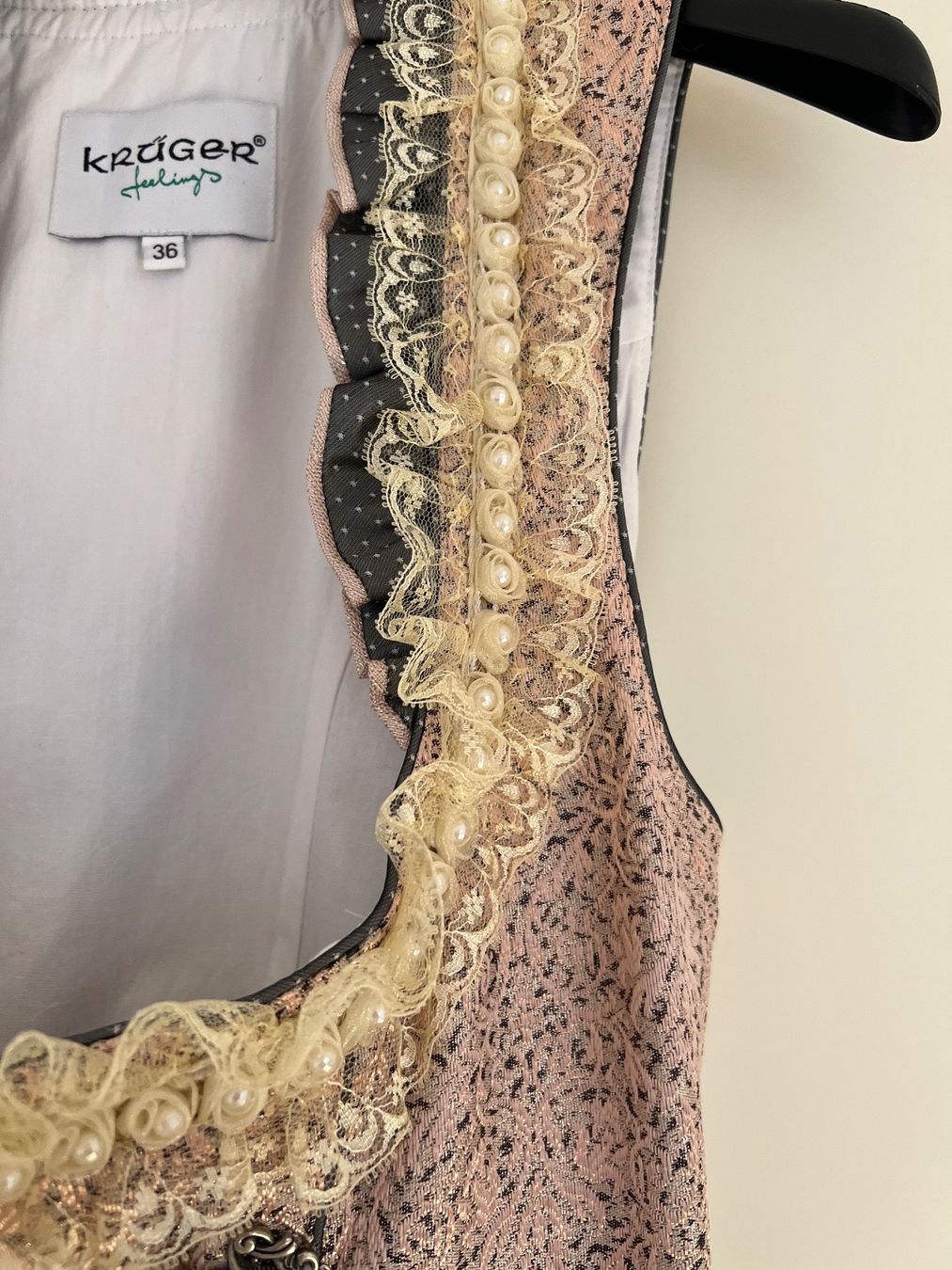 Costumi: Dirndl Krüger – Nuovo (secondo la descrizione) da Winterthur venduto da Trevi21 1