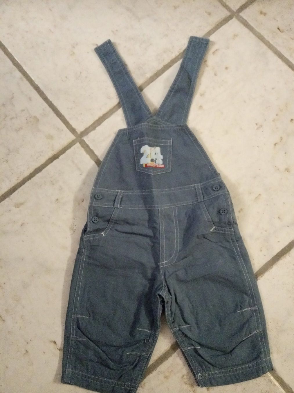 Lotti & Set di vestiti: Kleiderpaket Jungen Größe 62 – Usato da Chur venduto da Rodanisa 3