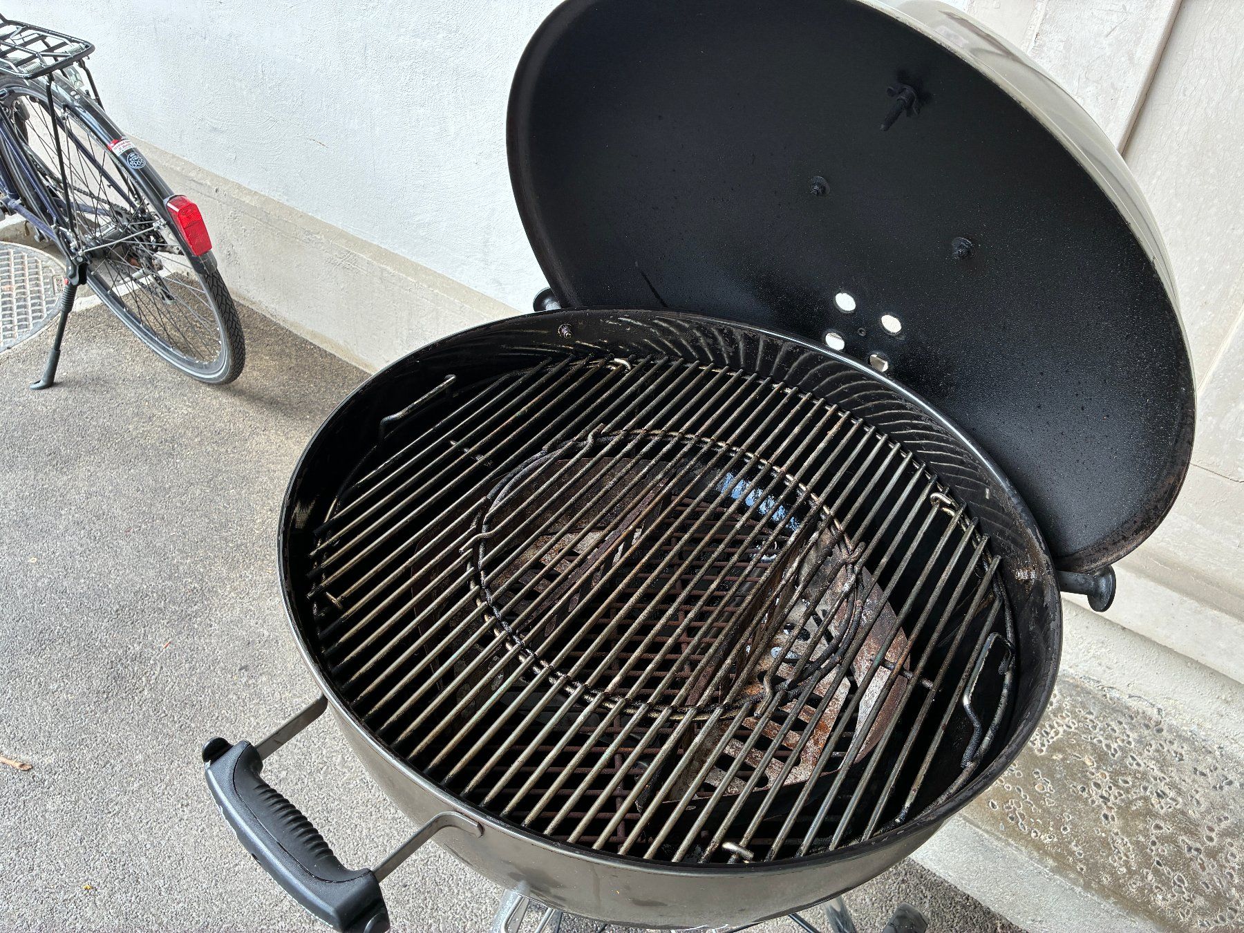 Weber Griglie: Weber Grill Anthrazit gebrauchter Zustand (Master-touch) – Usato da lyss venduto da Strax 4