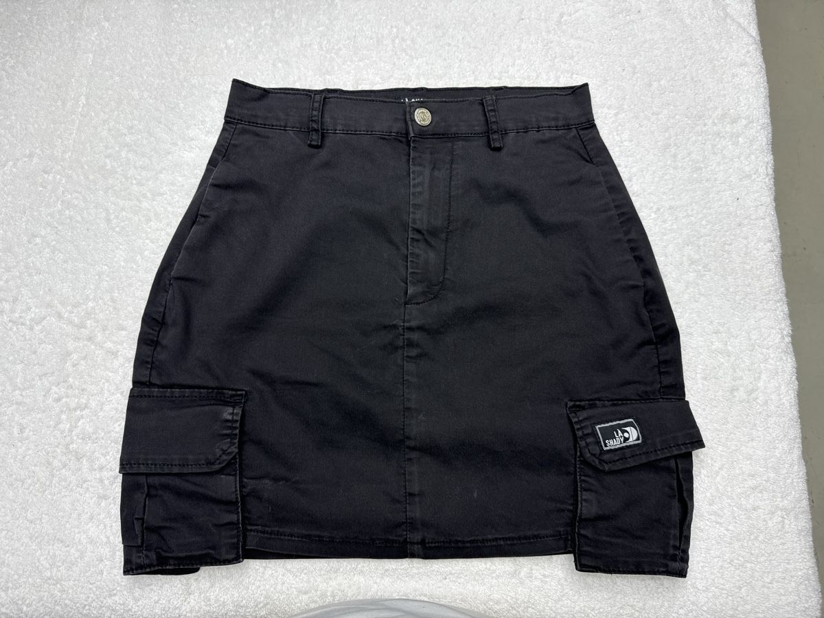 Gonne: Jupe cargo noire  taille M bon état – Usato da Chenens venduto da anasantos90