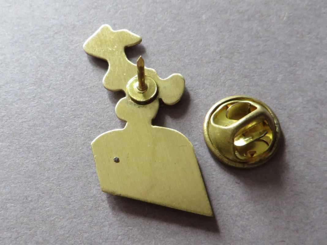 Nestlé Placchette & Badge: PIN NESTLÉ NESQUIK HASE MIT TROMPETE – Usato da Neuhausen venduto da luckimucki 1