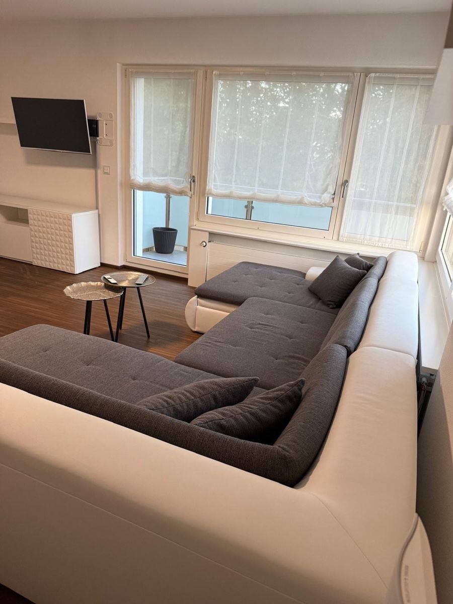 Divani: Moderne Wohnlandschaft / Ecksofa Weiss-Grau – Usato da Wallisellen venduto da alessia02 2