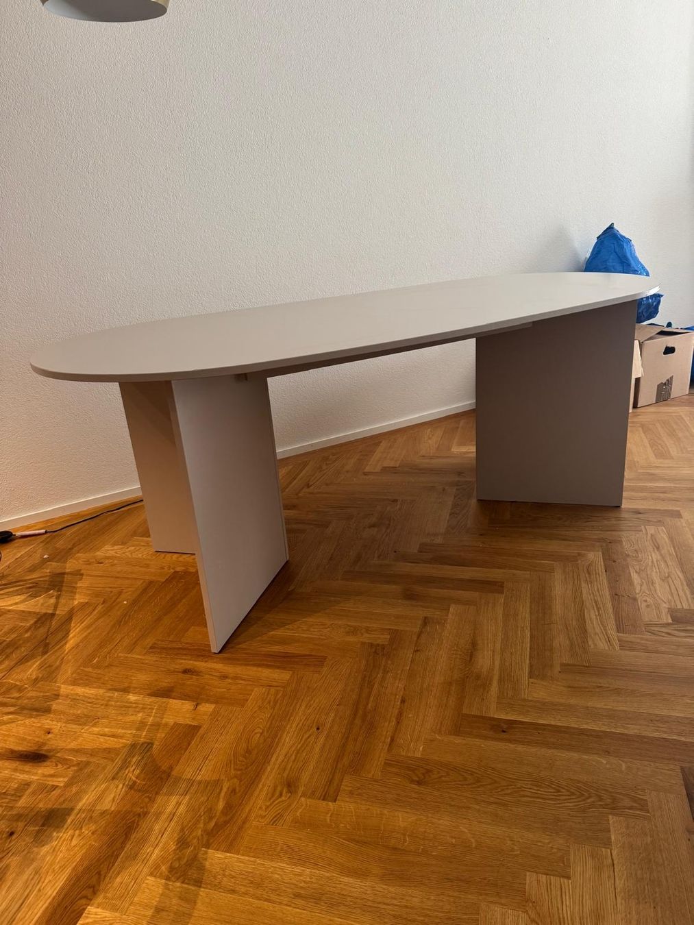 Tische: Esstisch oval hellgrau 200x100cm guter Zustand – Gebraucht aus Blauen von Casi7 3