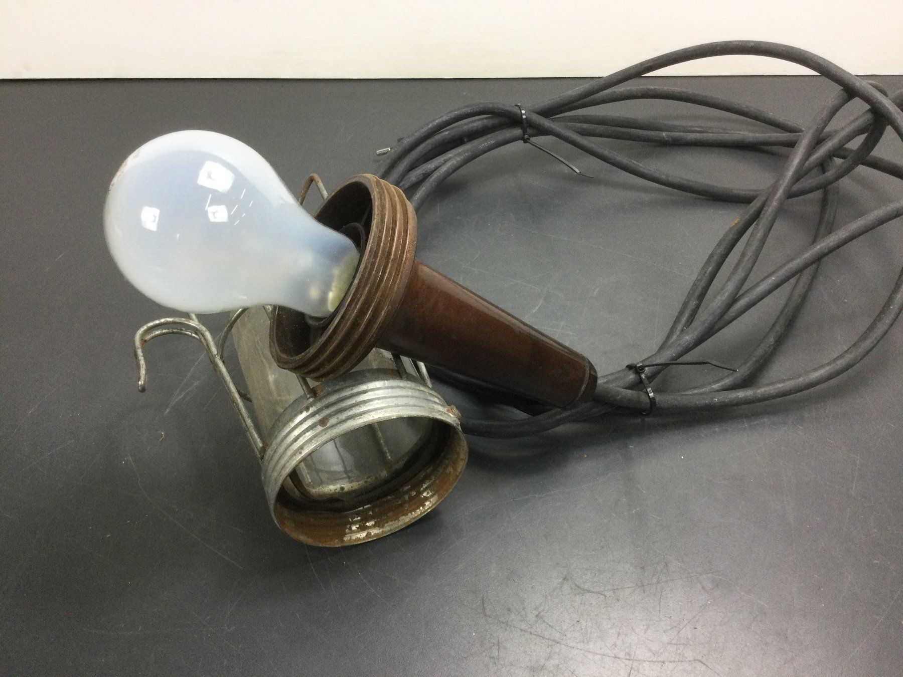 Lampade: Antike Hand Werkstatt Lampe mit Bakelit Griff – Usato da Wangen SZ venduto da kuriosum12 6