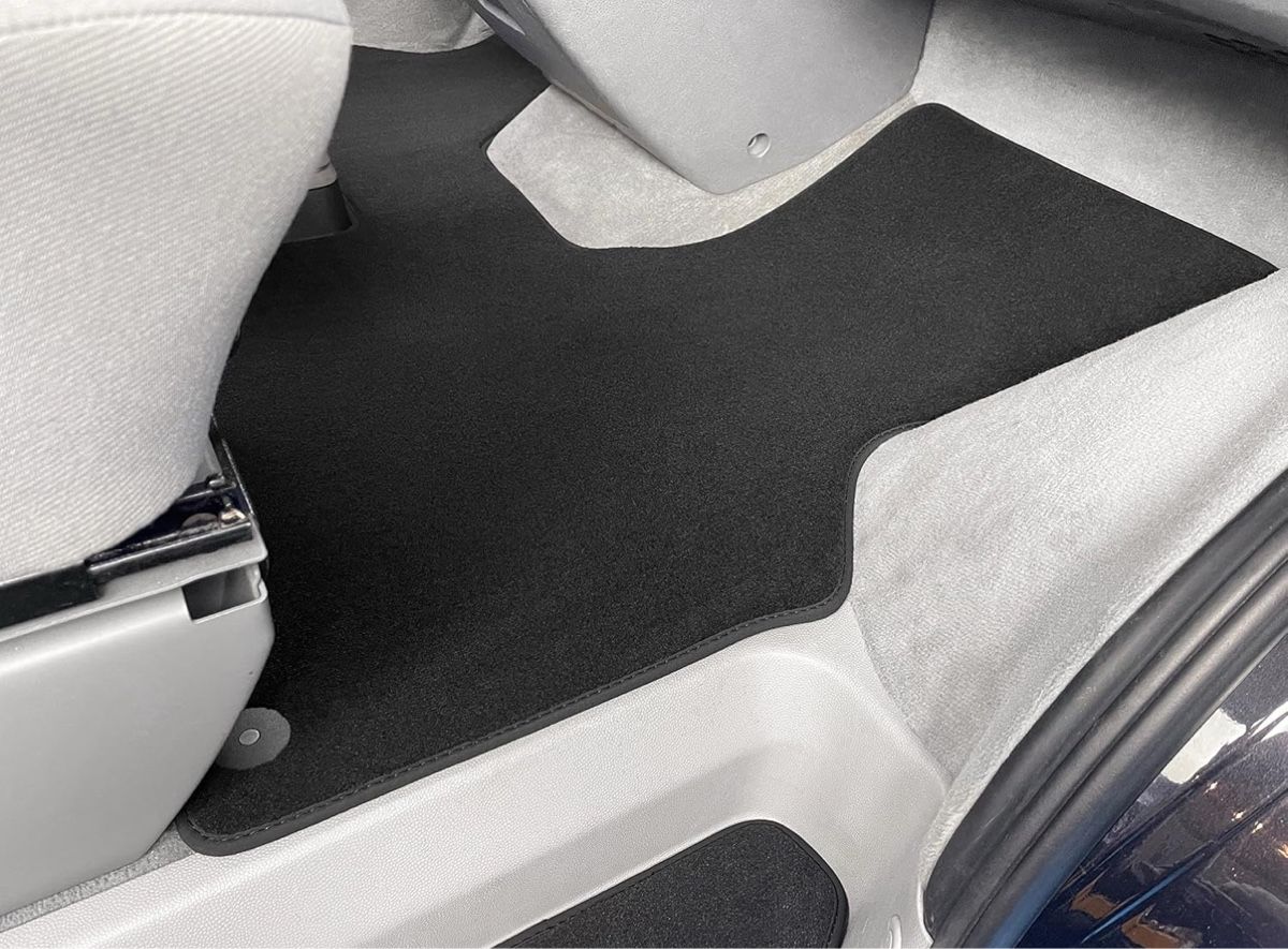 VW Teppiche / Matten: FussraumTeppich Teppiche Volkswagen VW T4 – Neu und originalverpackt aus Winikon von cabriofan01 1