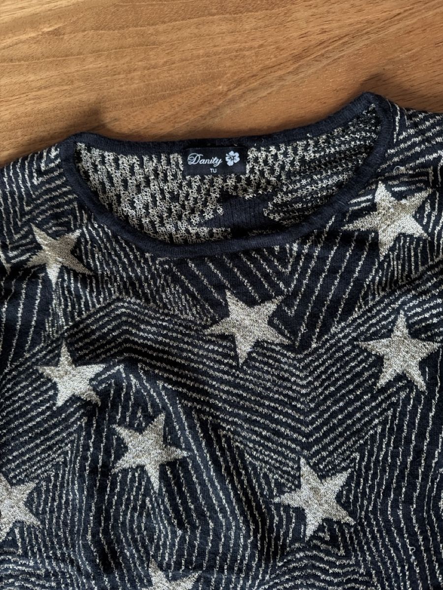 Maglioni & Felpe: Damen Pullover Danity schwarz mit Sternen Grösse TU – Usato da Alpnachstad venduto da jadireli 1