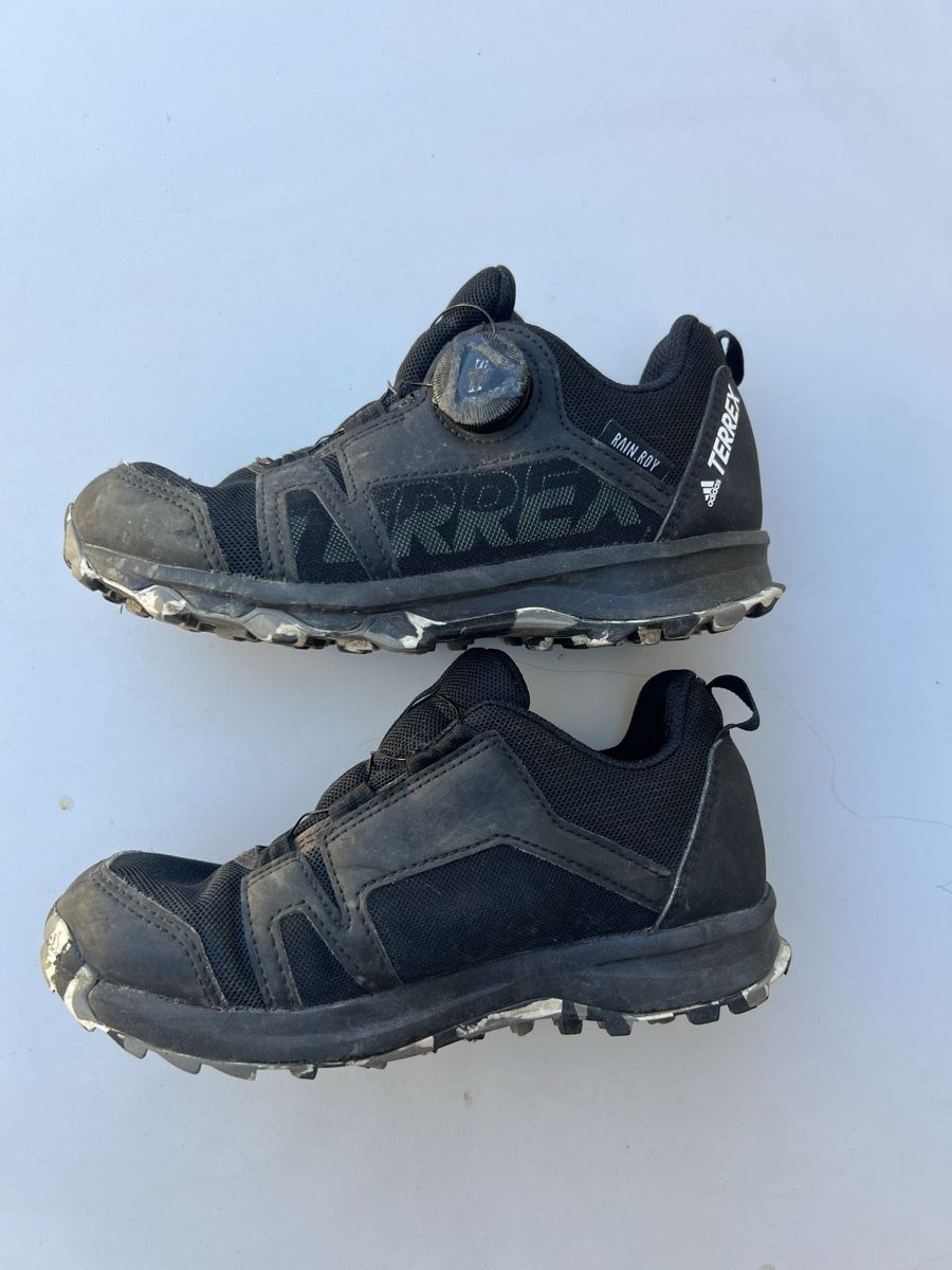 Adidas Chaussures garçon: Adidas Terrex Trekkingschuhe Gr. 33 – D'occasion à Heiligkreuz (Mels) par fodo