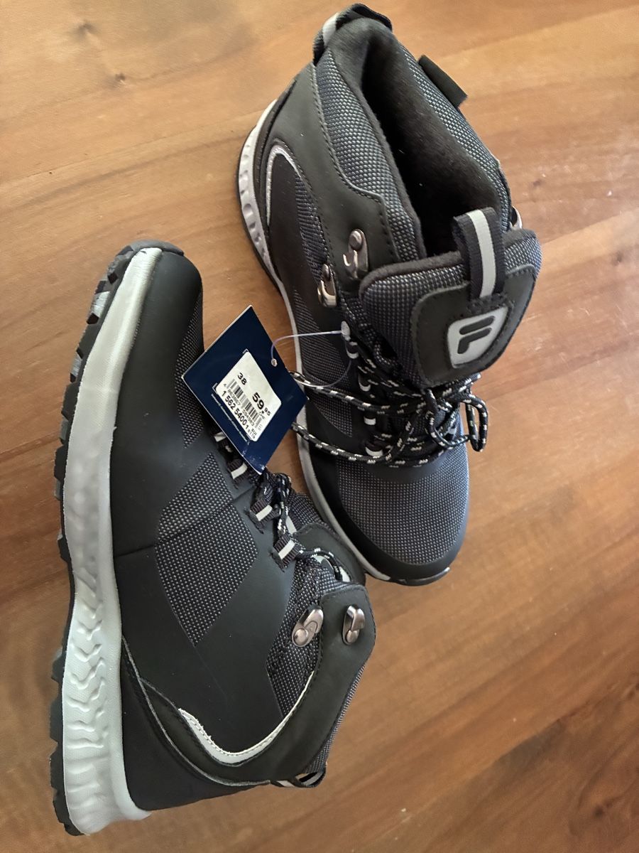 Chaussures hommes: Wanderschuhe Kinder Grösse 38 neu mit Etikett – Neuf (Voir description) à Muri AG par 68idefix 1
