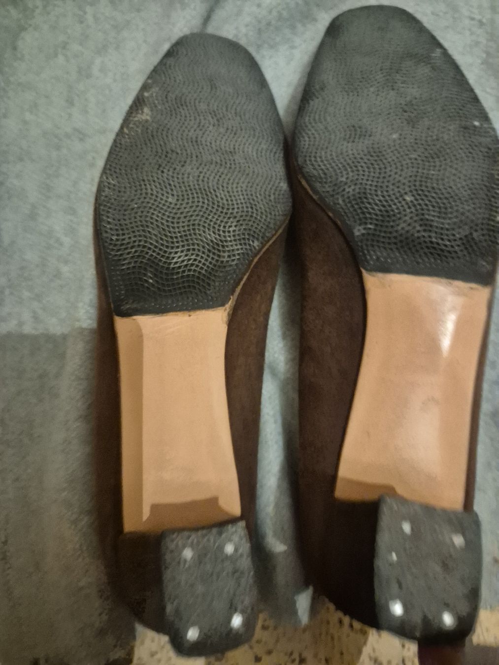 Bally Damenschuhe: Bally Pumps Wildleder braun Grösse 6.5  – Gebraucht aus Herrliberg von SELENONAUTKA 3
