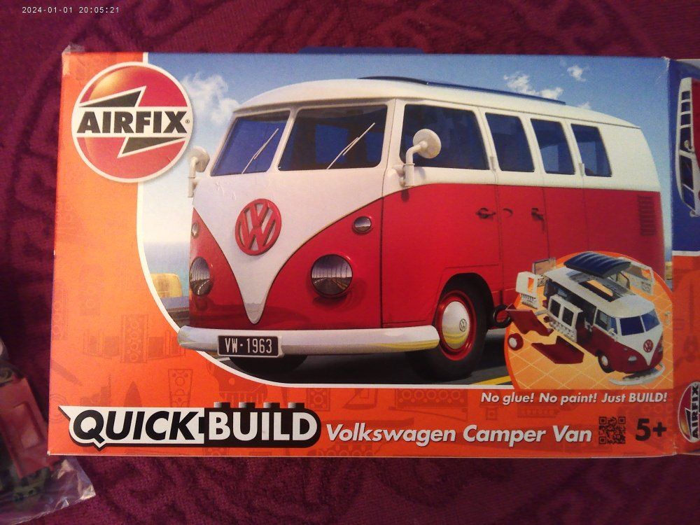 Airfix Kit di modellismo & Modellini statici: Airfix Quick Build WV Volkswagen Camper BAUSATZ – Usato da Volketswil venduto da nemo2000