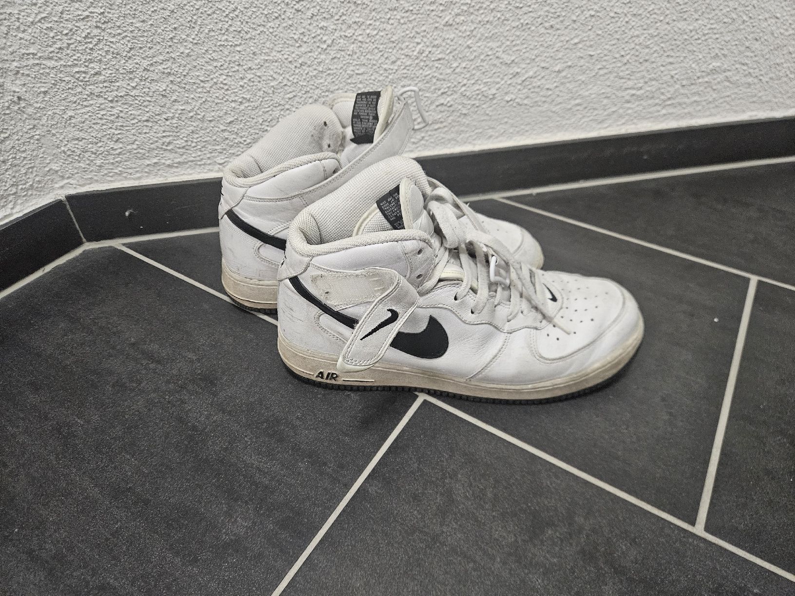 Nike Scarpe da uomo: Nike Air Force 1 Mid weiss schwarz  – Usato da Nürensdorf venduto da romano_a 1