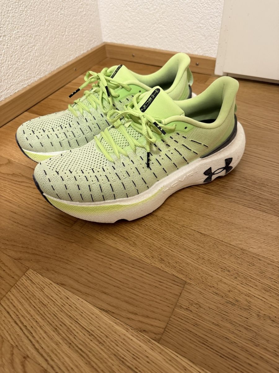 Under Armour Scarpe da uomo: Under Armour Infinite Elite – Usato da Recherswil venduto da Noname1