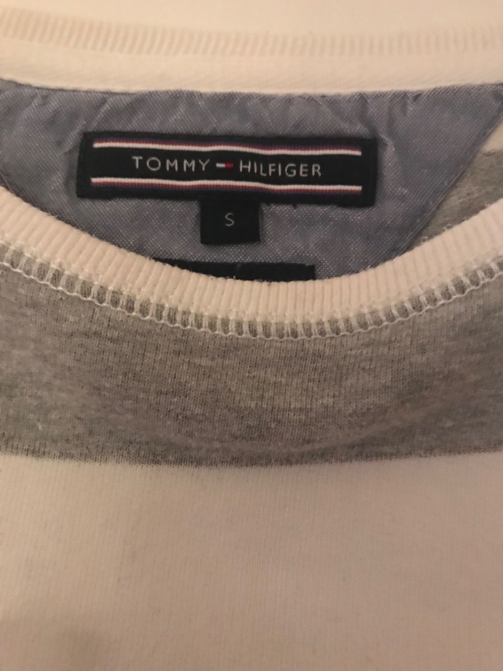 Tommy Hilfiger Maglioni & Felpe: Pullover Tommy Hilfiger, S, weiss/grau gestreift – Usato da Luzern venduto da Hans1937 2