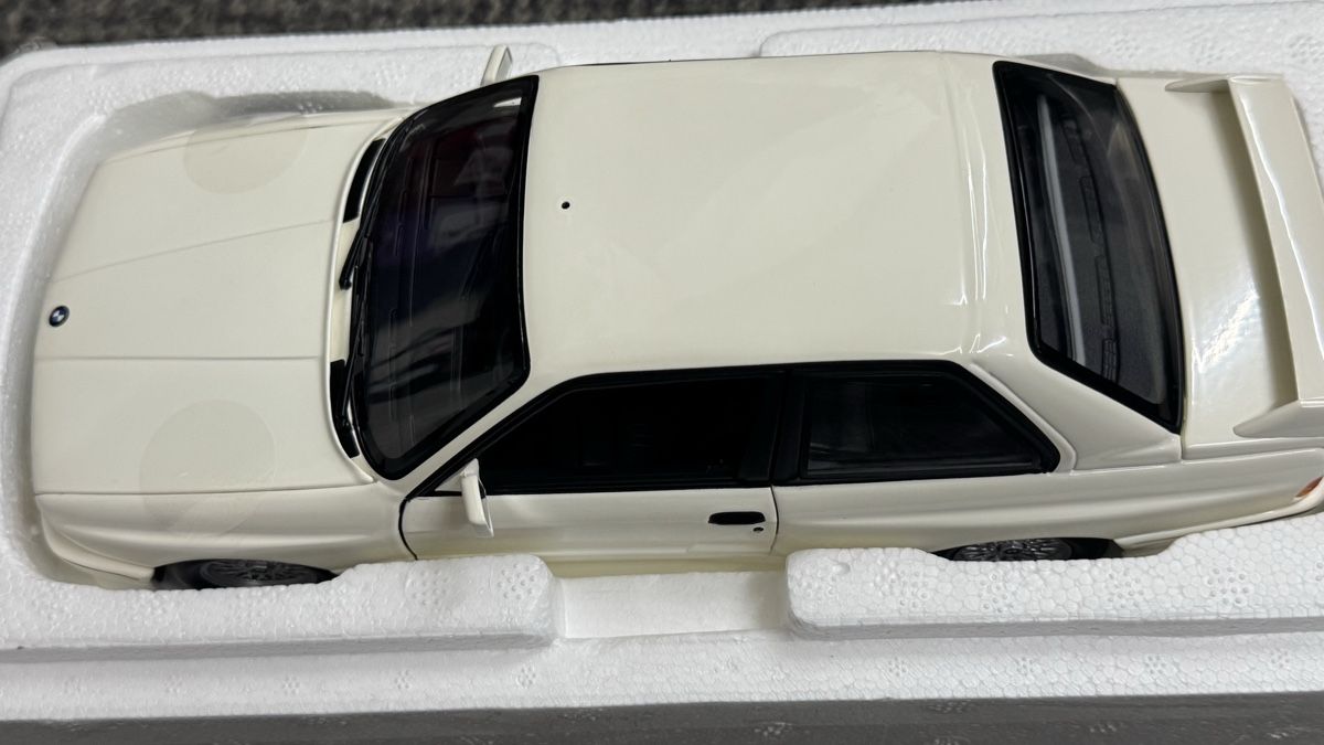 BMW Modellini d'auto: BMW M3 E30 weiss Minichamps 1:18 – Nuovo e nell'imballaggio originale da Luzern venduto da aa43modelcars-Luzern 3