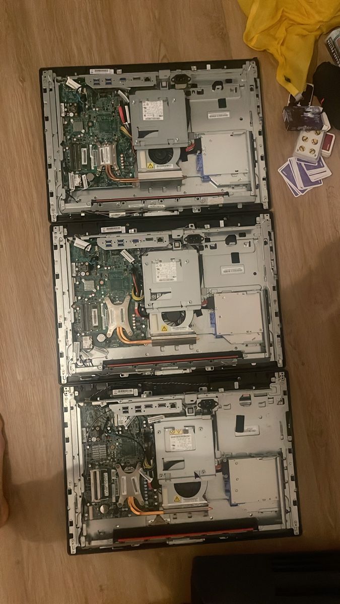 PCs: 3x Computer ohne festplatte defekt gebraucht – Defekt aus schaffhausen von mau_7lb9