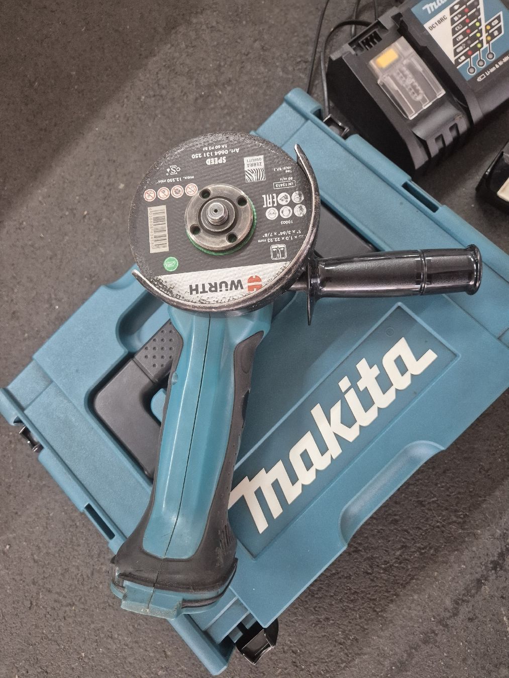 Makita Alle Maschinen: Makita DGA 452 Winkelschleifer – Gebraucht aus Hergiswil NW von kedova3 3