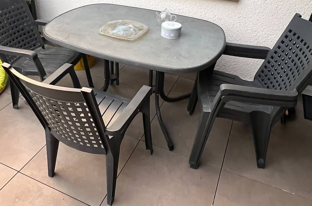 Tischset: Gartentisch mit 4 Stühlen  Kunststoff, gebraucht – Gebraucht aus Mels von Ralf-dp8t
