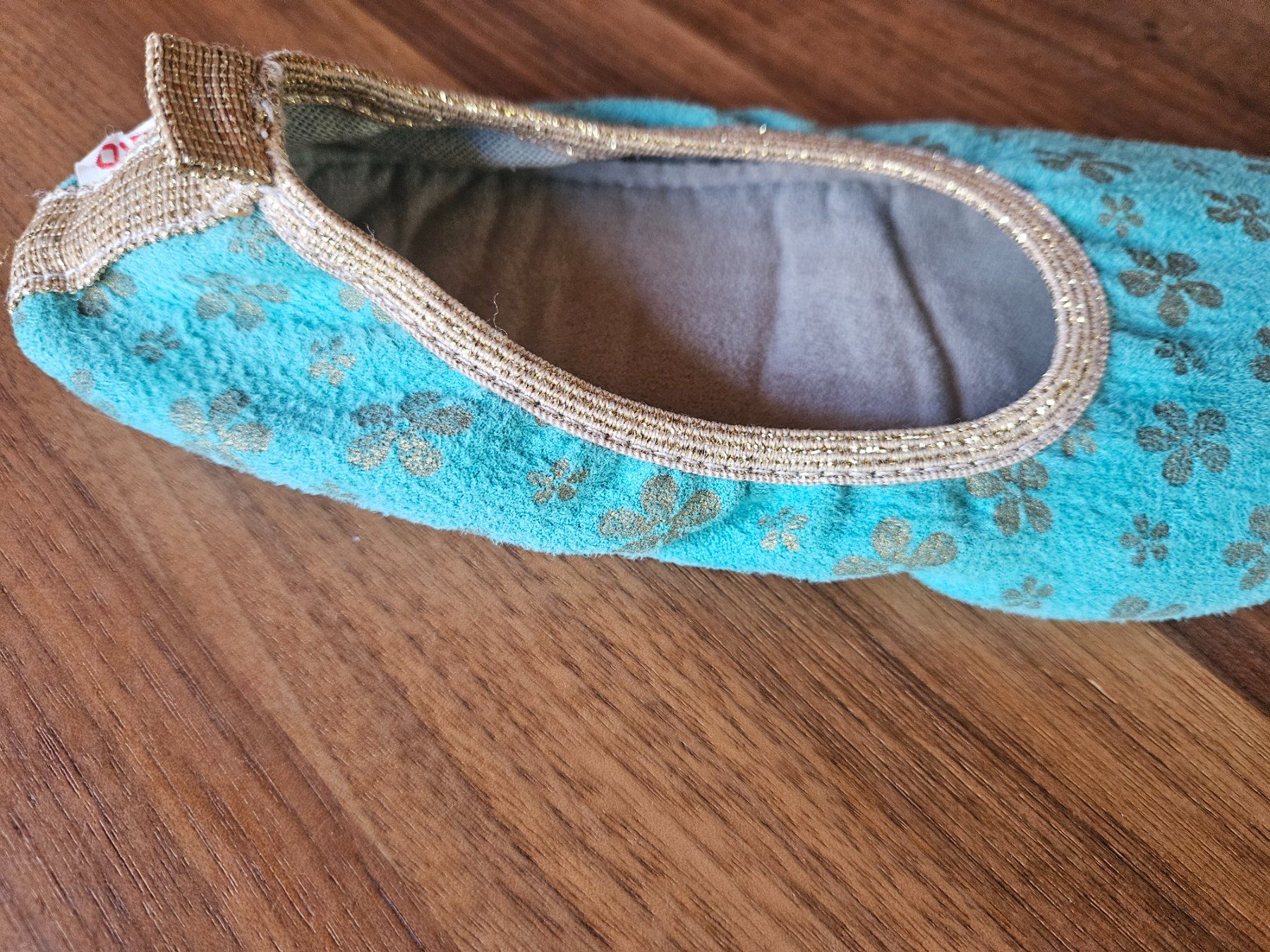 Scarpe per ragazze: Sehr schöne Turntäppeli, Geräteschuhe ca. 32/33 – Usato da Rifferswil venduto da fle_5nqr 1