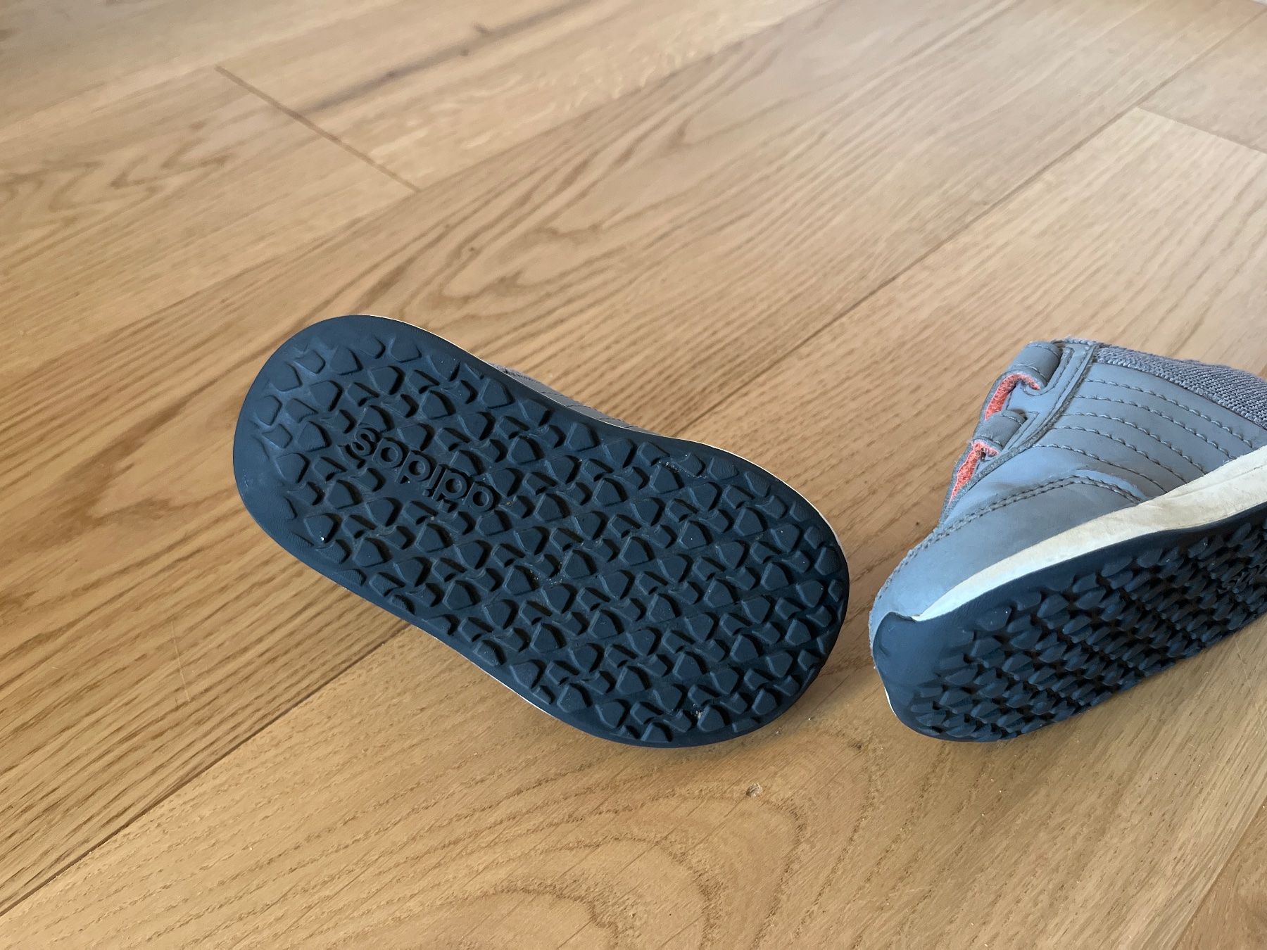 Adidas Scarpe per ragazzi: Adidas Sneaker Gr.21 – Usato da Winterthur venduto da ani_svs9 2
