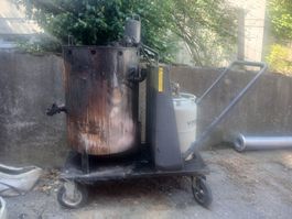 Schmelzofen für Bitumen mit Gasflasche, fahrbar
