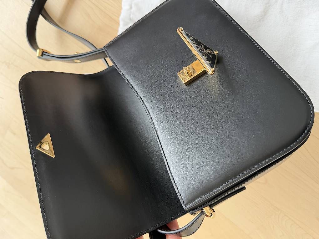 Prada Taschen für Damen: Prada Tasche Neu - Full Set, Rechnung vorhanden – Neu (gemäss Beschreibung) aus Zug von mel_kyra 4